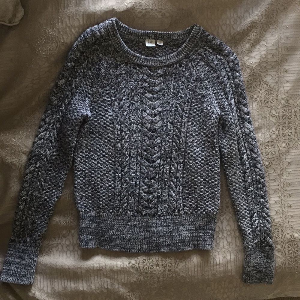 Gap sweater